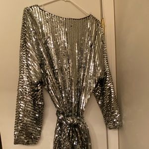 Glimmer and shine with this top/Dress